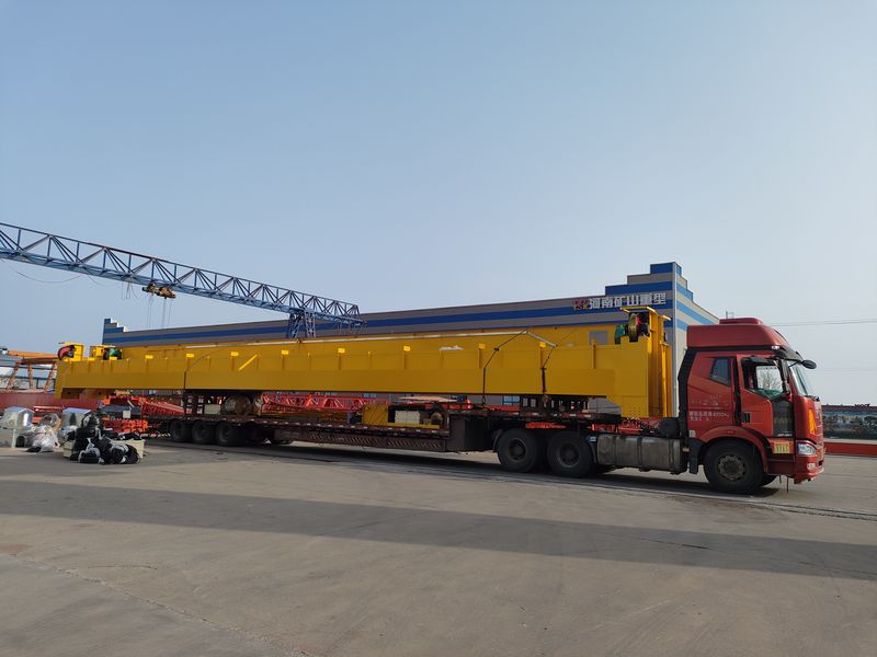 通用橋式起重機  QD32/5t—25.5m  制作完成，發(fā)往河南洛陽交付客戶使用