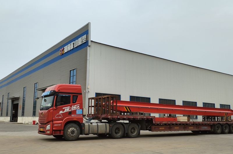 電動單梁起重機3臺 LD5t—16.8m LD3t—16.5m /2臺 制作完成，發(fā)往江西南昌交付客戶使用。